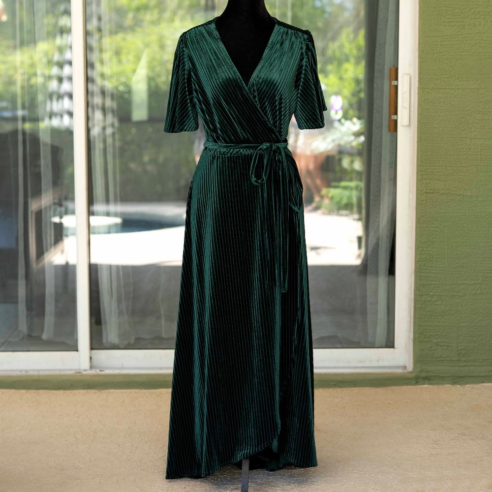 Emerald Green Velvet Maxi Dress - Picture 1 of 6